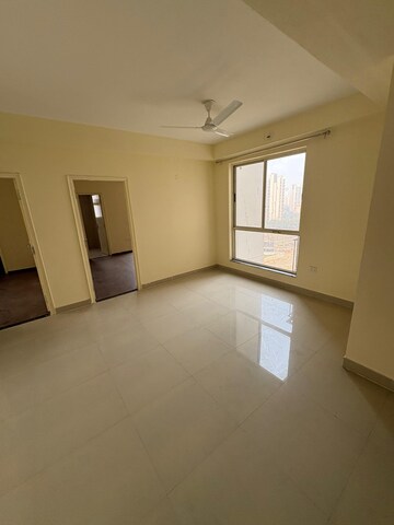 Room in 4 BHK Apartment at Piedmont Taksila Heights, Sector 37c – for Rent