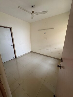 Bathroom in 3 BHK Apartment at Imperia Esfera, Sector 37c – for Rent
