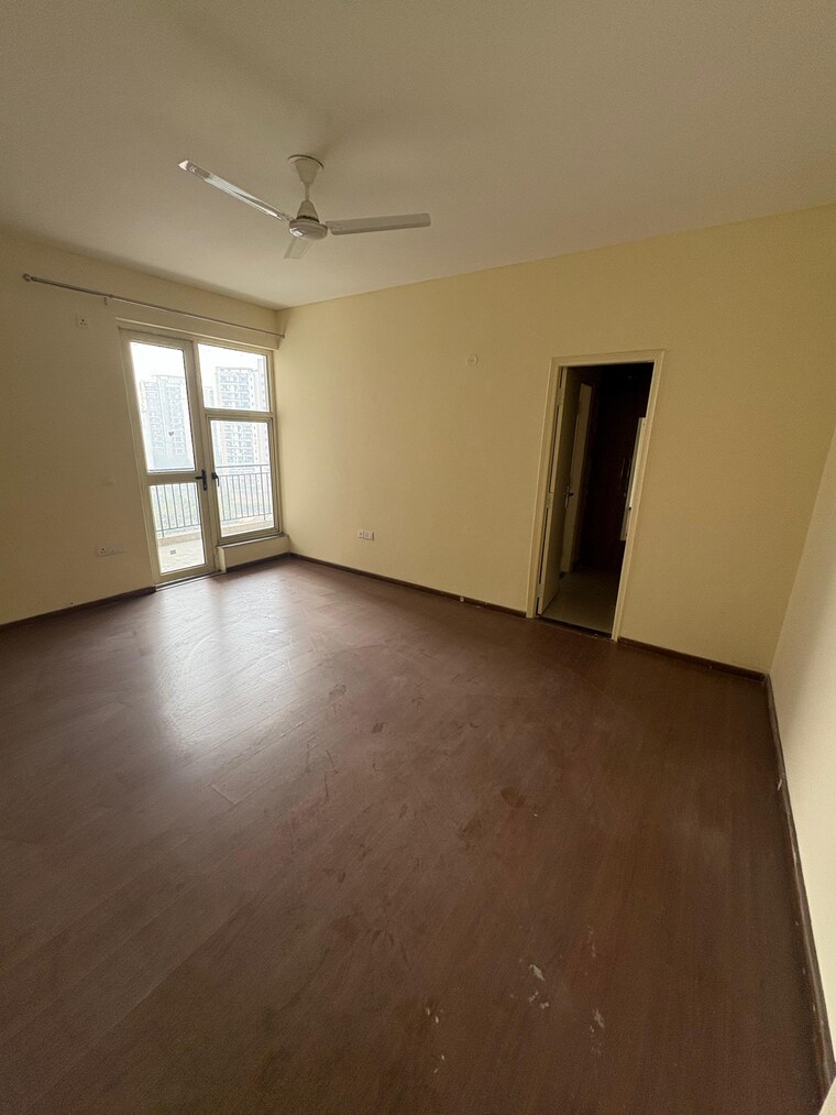 Room, imperia-esfera 3 Bedroom 1850 Sq.Ft. Apartment In Sector 37c Gurgaon 9626003