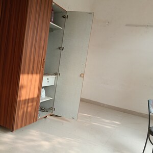 Room in 3 BHK Builder Floor at RWA Apartments Sector 50, Sector 50 – for Rent