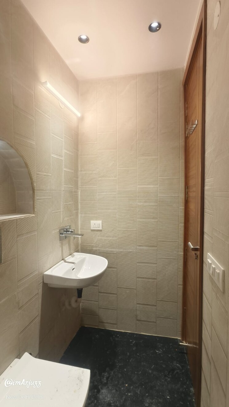 Bathroom, vinoba puri 1 Bedroom 550 Sq.Ft. Builder Floor In Vinoba Puri Delhi 9626024