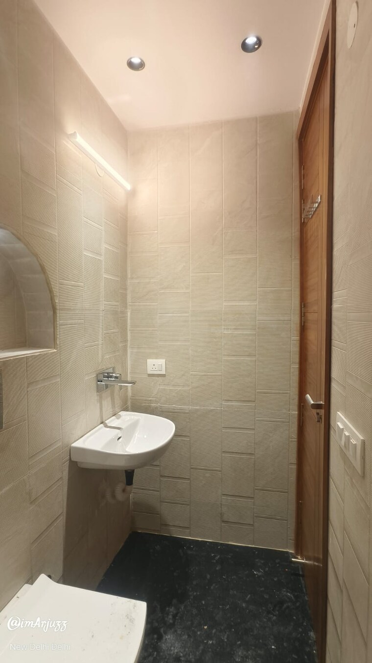 Bathroom, vinoba puri 1 Bedroom 550 Sq.Ft. Builder Floor In Vinoba Puri Delhi 9626024