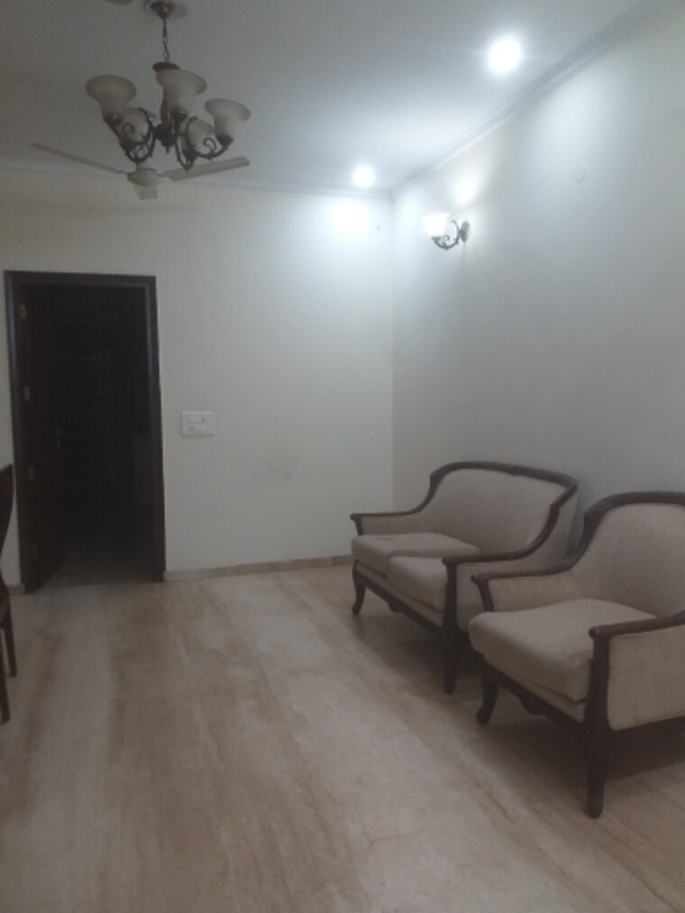 Room, new rajinder nagar 3 Bedroom 1230 Sq.Ft. Builder Floor In New Rajinder Nagar Delhi 9626115