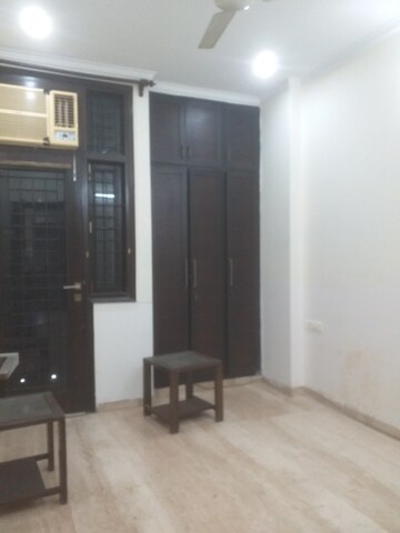 Room in 3 BHK Builder Floor at New Rajinder Nagar – for Rent