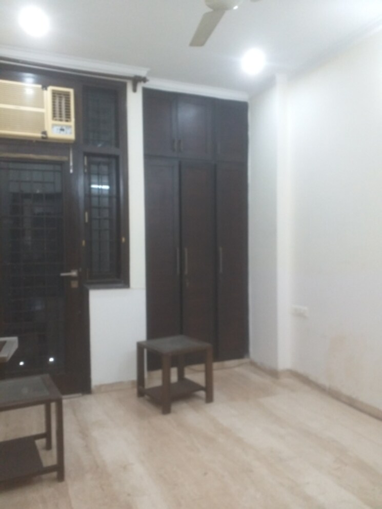 Room, new rajinder nagar 3 Bedroom 1230 Sq.Ft. Builder Floor In New Rajinder Nagar Delhi 9626115