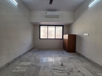 Room in 2 BHK Apartment at Riddhi Garden, Malad East – for Rent