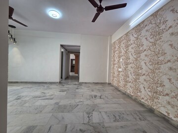 2 BHK Apartment For Rent in Riddhi Garden, Malad East