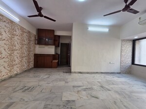 Room in 2 BHK Apartment at Riddhi Garden, Malad East – for Rent