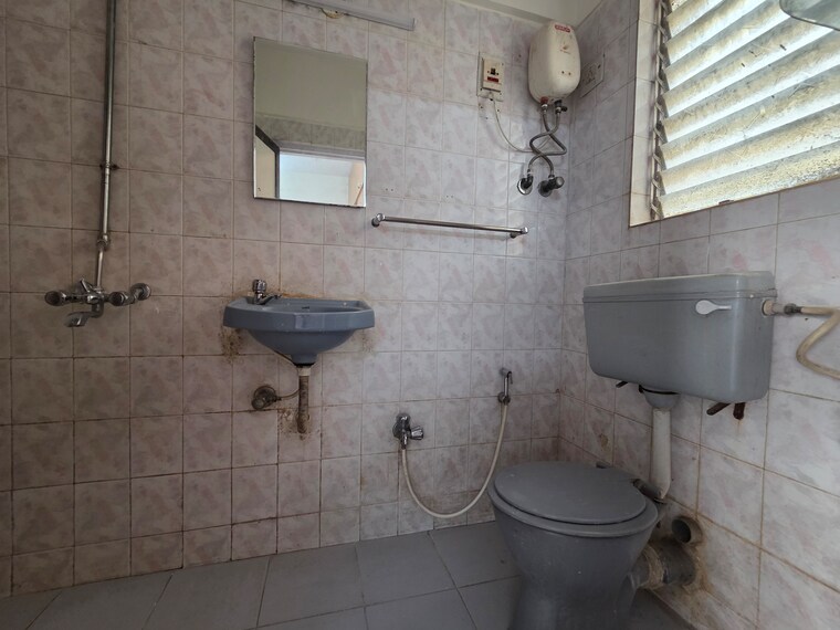 Bathroom, riddhi-garden 2 Bedroom 650 Sq.Ft. Apartment In Malad East Mumbai 9626077