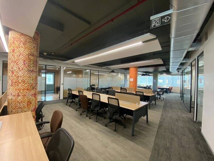  Parking, wakadewadi Commercial Office Space 7300 Sq.Ft. In Wakadewadi Pune 9626112