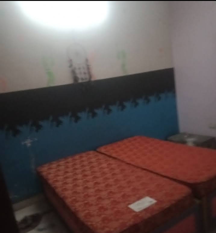 1 BHK + Study Room Villa For Rent in Aliganj