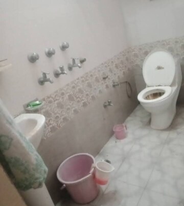 Bathroom in 1 BHK Villa at Aliganj – for Rent