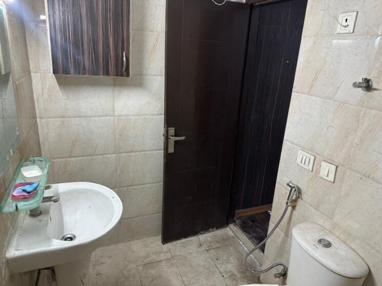 Bathroom, ajnara-homes 3 Bedroom 1330 Sq.Ft. Apartment In Sector 16b Greater Noida Greater Noida 9626178