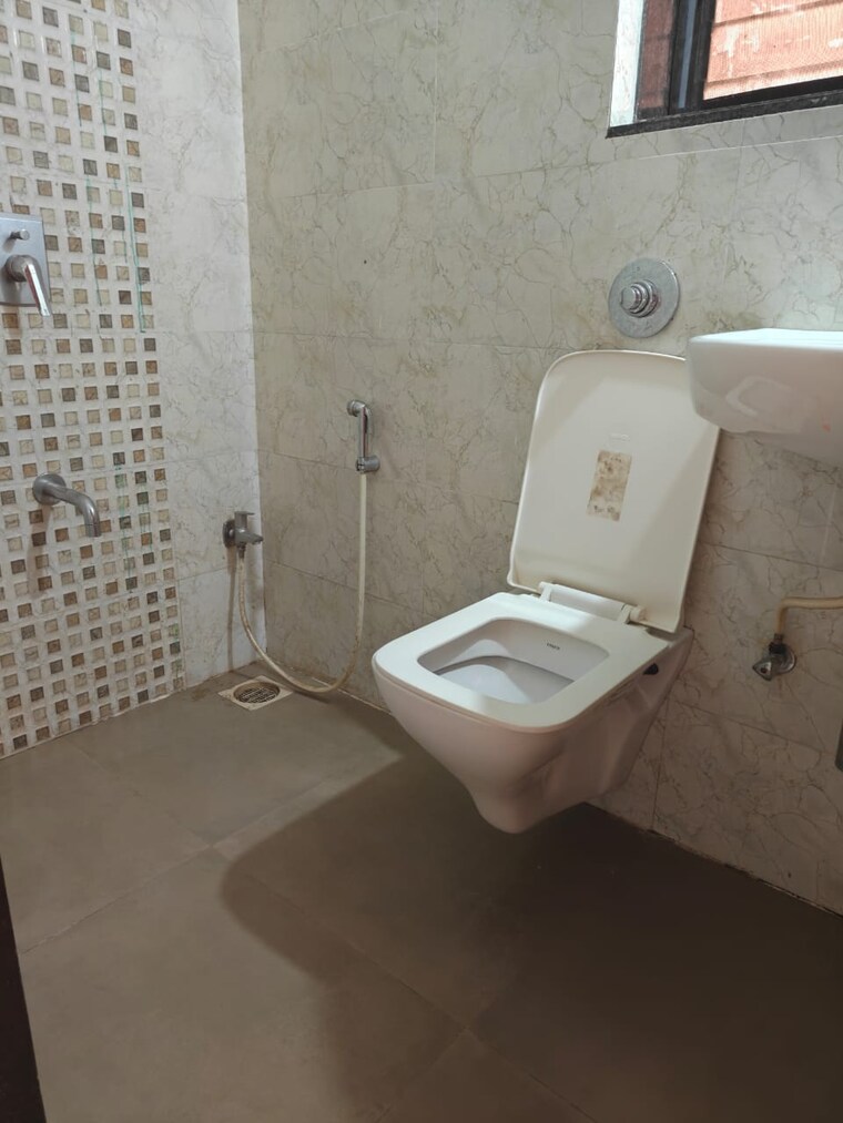 Bathroom, sahar-tower 2 Bedroom 580 Sq.Ft. Apartment In Andheri East Mumbai 9626190