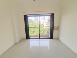 Room in 2 BHK Apartment at Lucky House, Chembur – for Rent