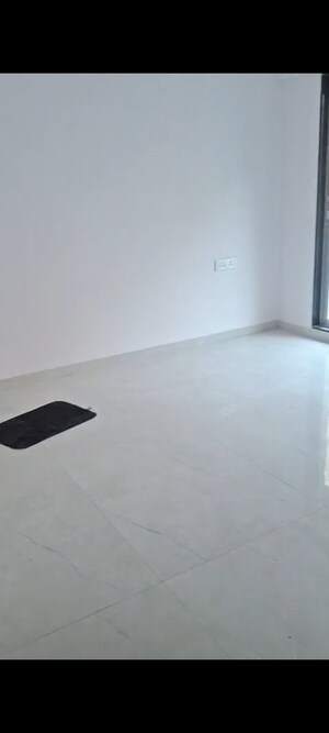 Room in 2 BHK Apartment at HF Blossom Residency, Vile Parle East – for Rent