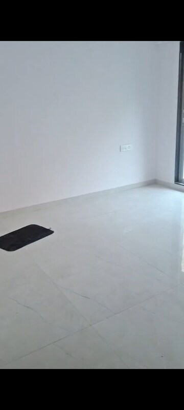 Room in 2 BHK Apartment at HF Blossom Residency, Vile Parle East – for Rent