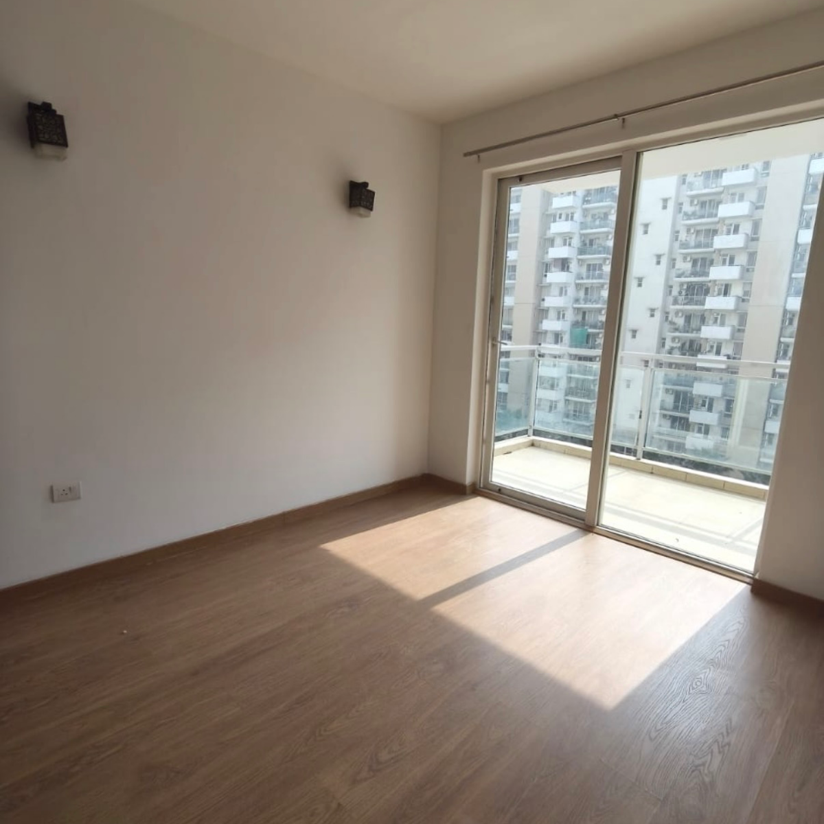 3 BHK + Servant Room Apartment For Sale in Emaar Imperial Gardens