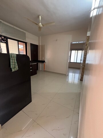 Room in 2 BHK Apartment at Pinnacle Kalpataru, Erandwane – for Rent