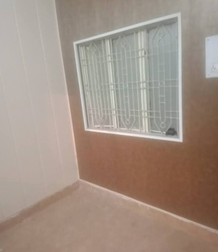 Room, aliganj 1 Bedroom 560 Sq.Ft. Villa In Aliganj Lucknow 9626219