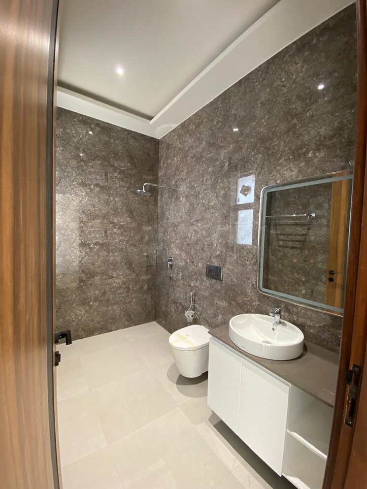 Bathroom, fidato-honour-homes 3 Bedroom 180 Sq.Yd. Builder Floor In Sector 89 Faridabad 9624614