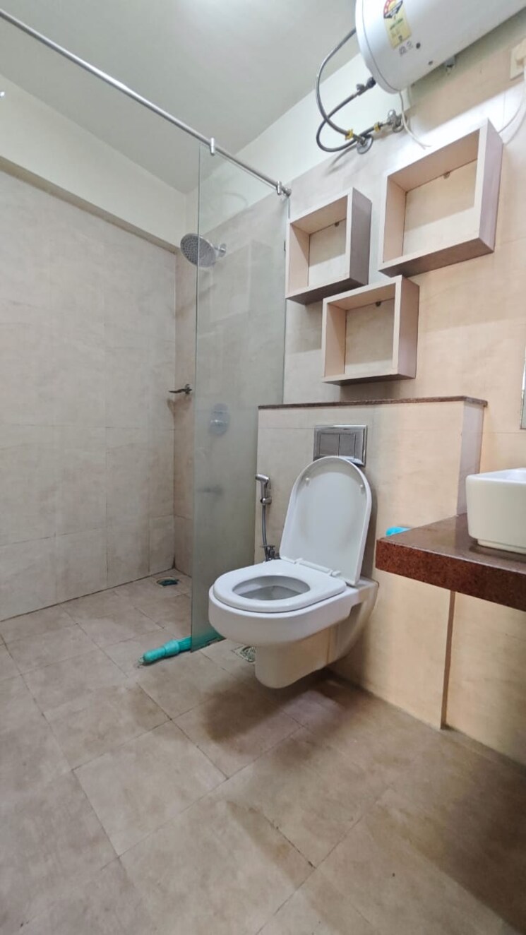Bathroom, godrej-central 2 Bedroom 737 Sq.Ft. Apartment In Chembur Mumbai 9626283