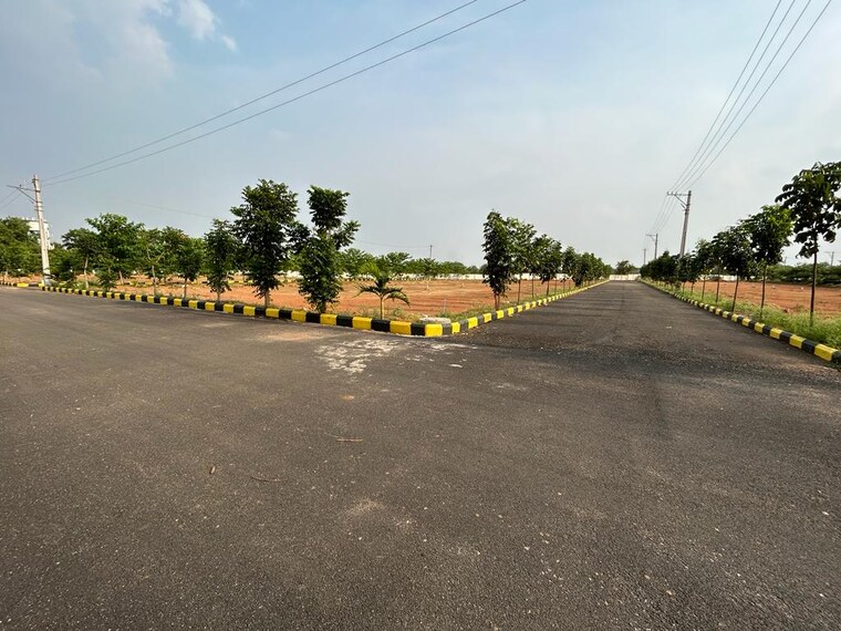 Garden, thummaloor  205 Sq.Yd. Plot In Thummaloor Hyderabad 9626285