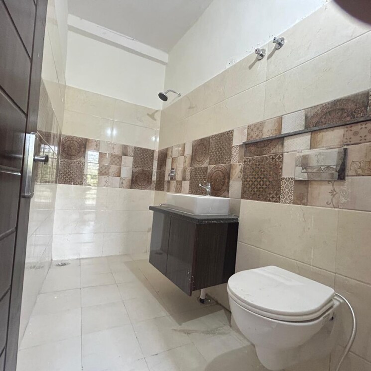 Bathroom, sahastradhara road 3 Bedroom 140 Sq.Yd. Villa In Sahastradhara Road Dehradun 9626326