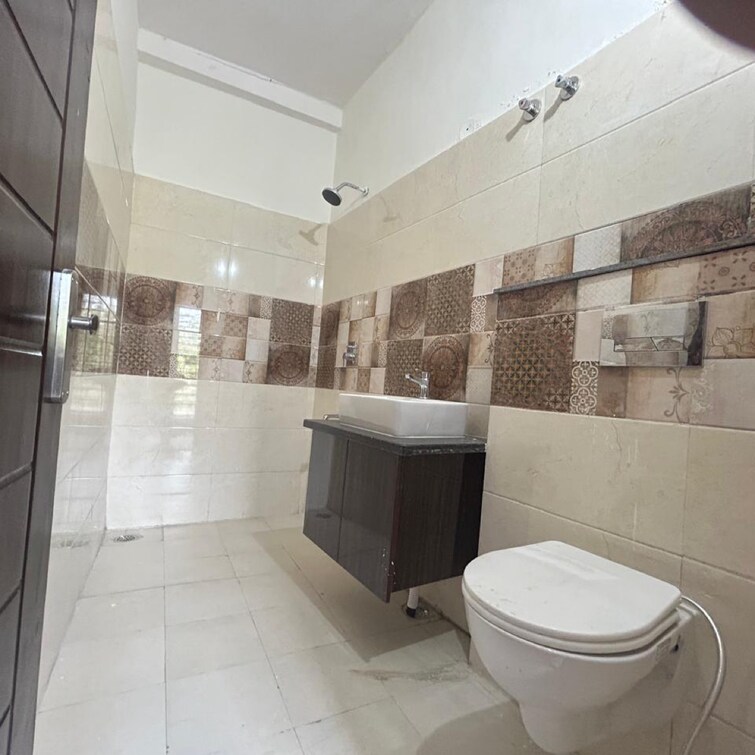 Bathroom, sahastradhara road 3 Bedroom 140 Sq.Yd. Villa In Sahastradhara Road Dehradun 9626326