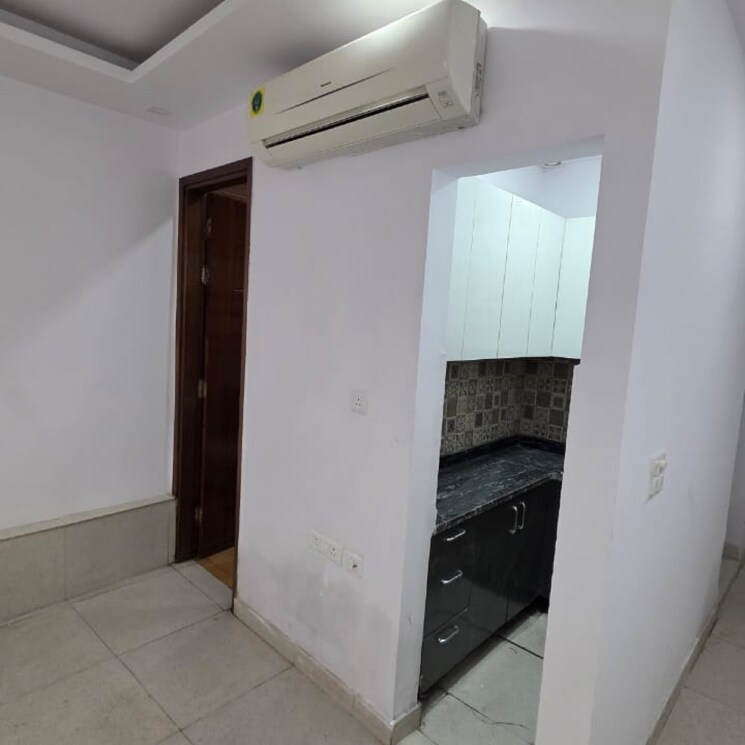 undefined, lajpat nagar Commercial Office Space 900 Sq.Ft. In Lajpat Nagar Delhi 9626327