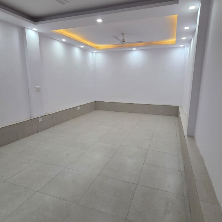 Room, lajpat nagar Commercial Office Space 900 Sq.Ft. In Lajpat Nagar Delhi 9626327