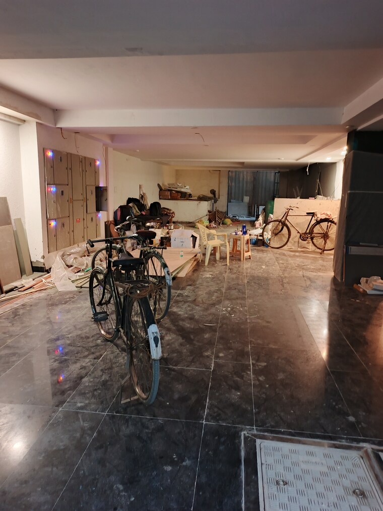  Parking, defence colony 4 Bedroom 2100 Sq.Ft. Builder Floor In Defence Colony Delhi 9626340