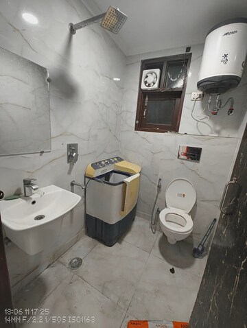 Master Bedroom in 1 BHK Builder Floor at Saket – for Rent