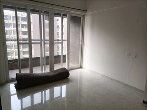 Room in 2 BHK Apartment at Majestique Marbella Phase 1, Kharadi – for Rent