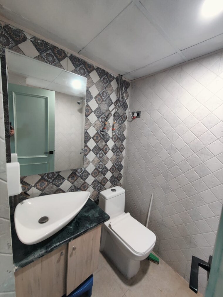 Bathroom, breez-global-hill-view 2 Bedroom 585 Sq.Ft. Apartment In Sohna Sector 11 Gurgaon 9626405