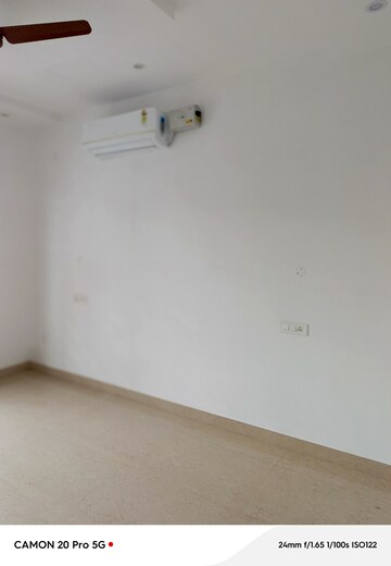 Room in 2 BHK Builder Floor at Aerocity – for Rent