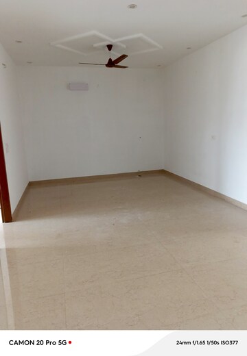 Room in 2 BHK Builder Floor at Aerocity – for Rent