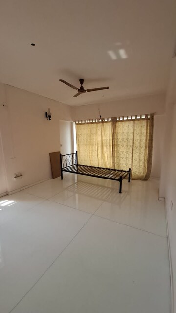 Living Room in 3 BHK Apartment at Khar West – for Rent