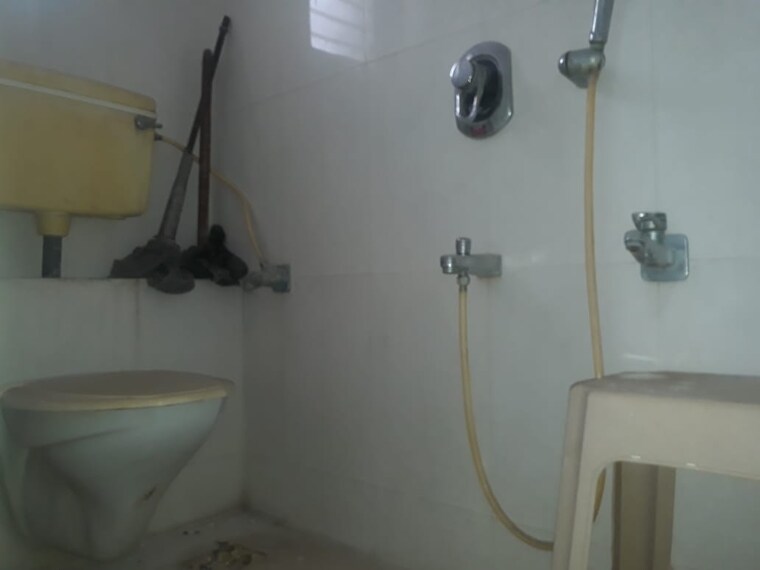 Bathroom, anik-court-apartment 2 Bedroom 800 Sq.Ft. Apartment In Dadar West Mumbai 9626465