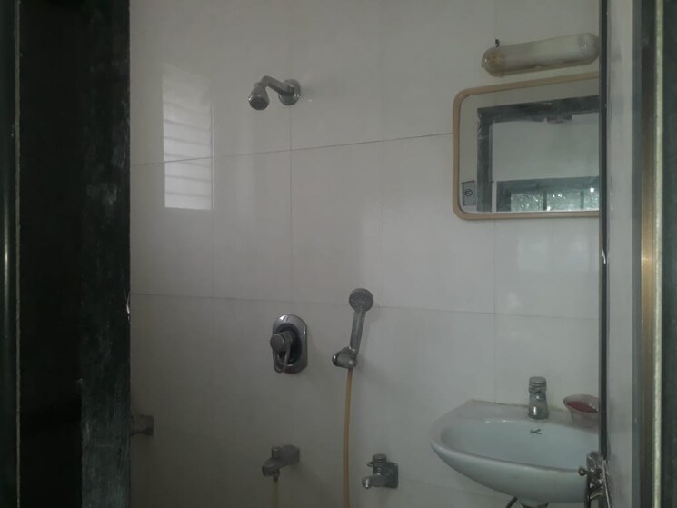 Bathroom, anik-court-apartment 2 Bedroom 800 Sq.Ft. Apartment In Dadar West Mumbai 9626465