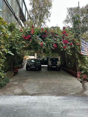 Parking in  Office Space at Defence Colony – for Rent