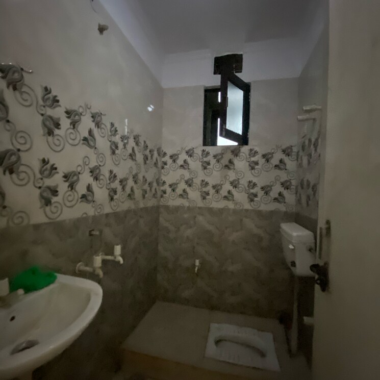 Bathroom, chattarpur 2 Bedroom 900 Sq.Ft. Builder Floor In Chattarpur Delhi 9626468