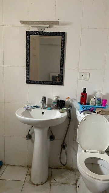 Master Bedroom in 2 BHK Apartment at Supertech Cape Town, Sector 74 – for Rent