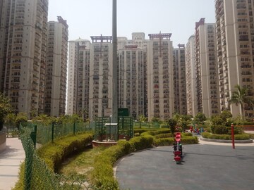 2.5 BHK Apartment For Rent in Antriksh Golf View, Sector 78