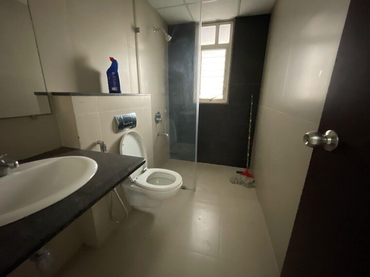 Bathroom, kolte-patil-tuscan-estate-signature-meadows 3 Bedroom 1700 Sq.Ft. Apartment In Kharadi Pune 9626457