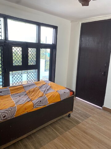 1.5 BHK Independent House For Rent in RWA Apartments Sector 40, Sector 40