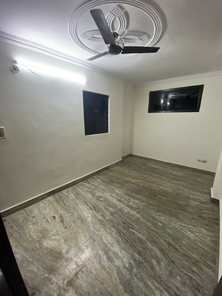 Room, rwa-apartments-sector-40 1.5 Bedroom 550 Sq.Ft. Independent House In Sector 40 Noida 9626501