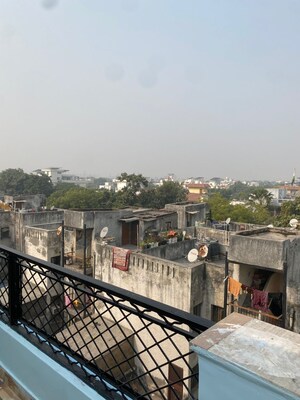 1.5 BHK Independent House – Exterior View View at RWA Apartments Sector 40, Sector 40 - for Rent