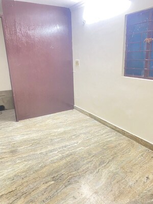 Room in 1.5 BHK Independent House at RWA Apartments Sector 40, Sector 40 – for Rent