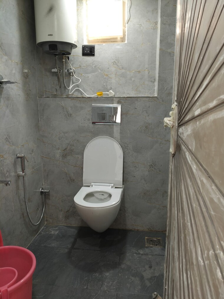 Bathroom, govindpuri 1 RK 210 Sq.Ft. Builder Floor In Govindpuri Delhi 9626520